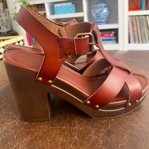 70’s style platform sandals
